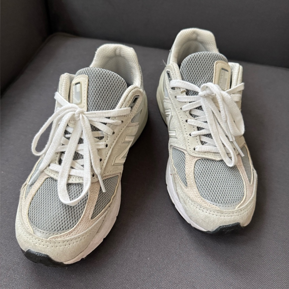 New Balance 990v5 Made In USA 'Nimbus
Cloud Silver' Sneakers size 37.5